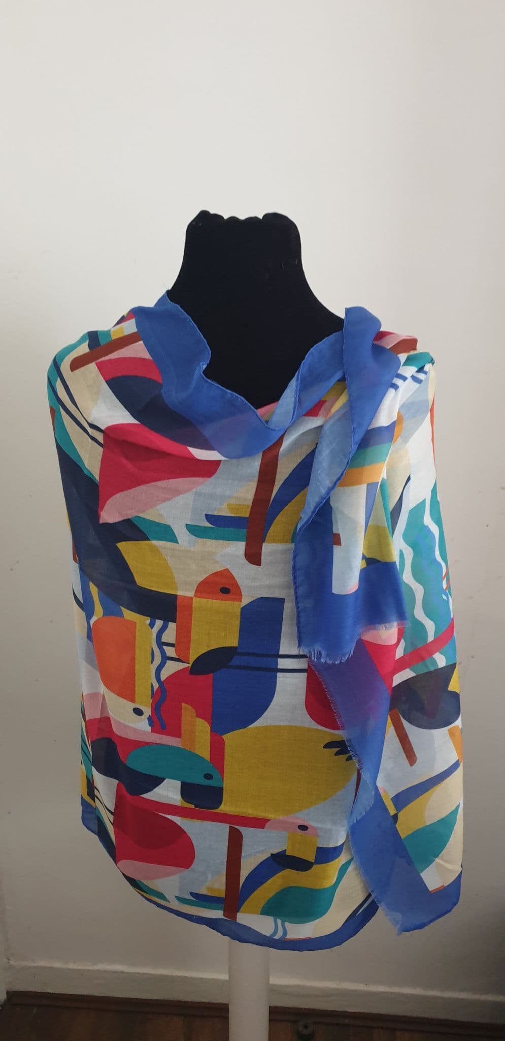 Abstract Toucan Bird Print Frayed Scarf