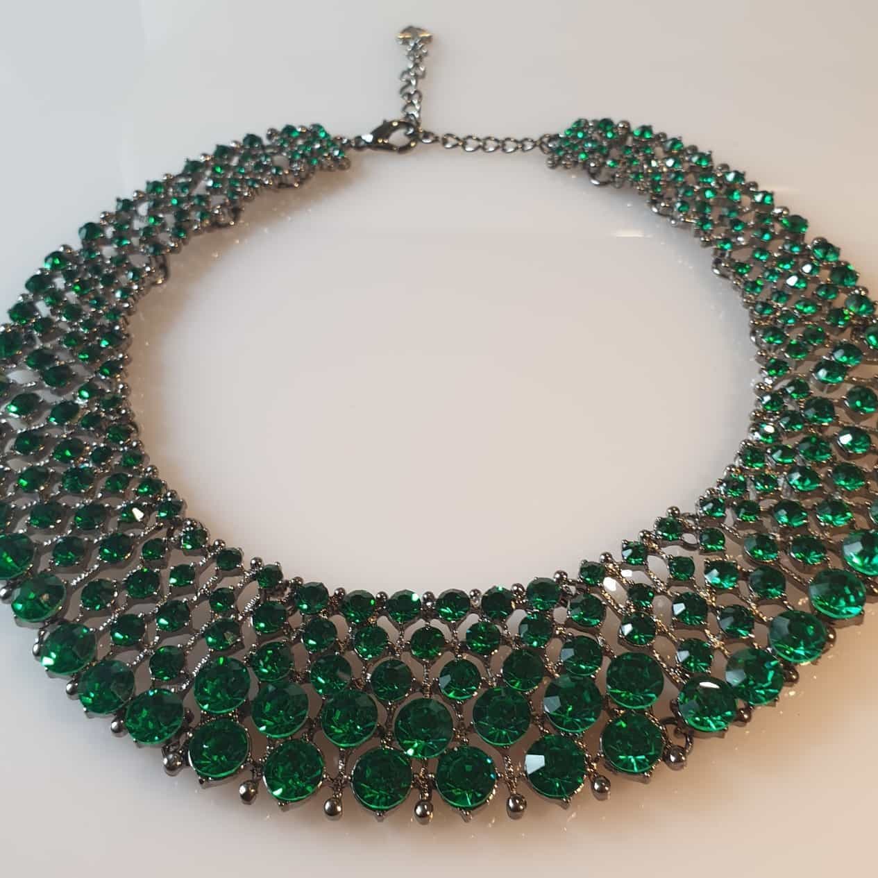 Elegant High Quality Diamonte Deep Emerald Green Necklace.