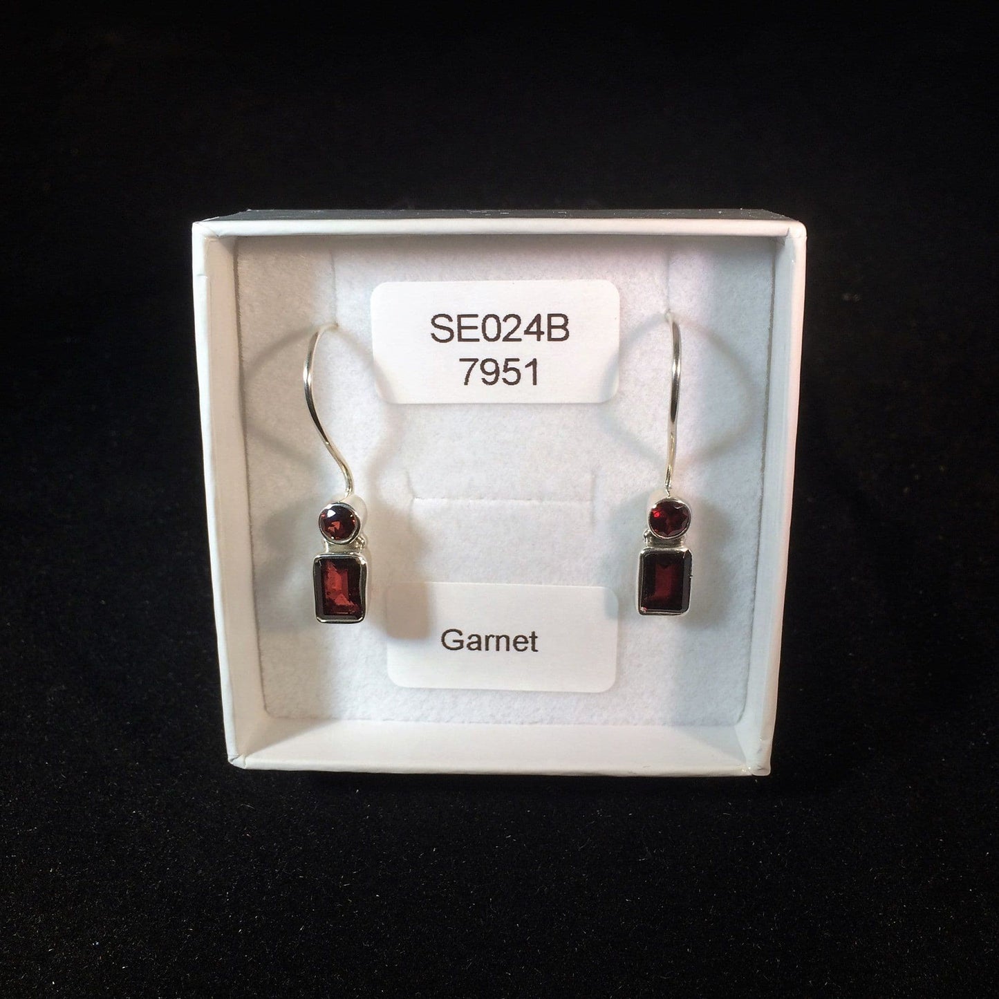Garnet round and square E/R In A Lovely Gift Box