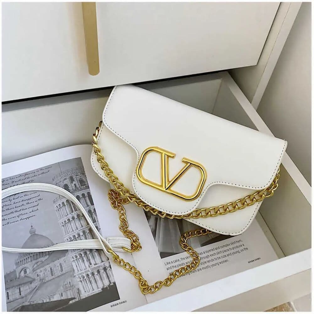 V BUCKLE CLUTCH BAG